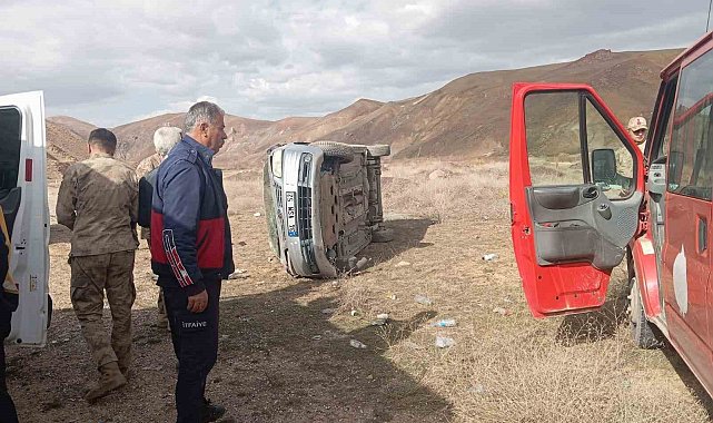 Yüksekova-Van karayolunda trafik kazası: 3 yaralı