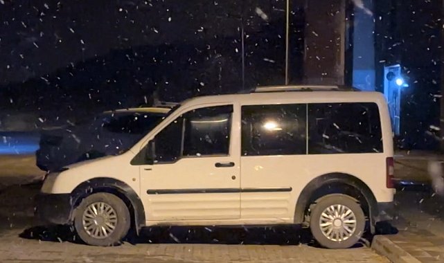 Yüksekova'da kar yağışı başladı