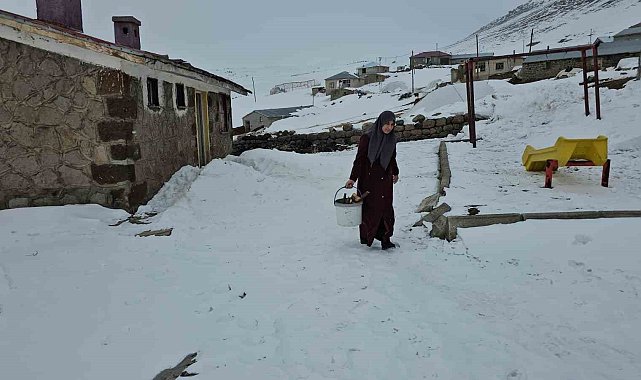 Zorlu şartlarda bir eğitim neferi: Ceylan Öğretmen