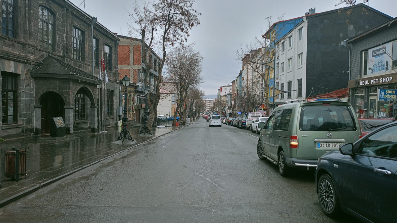 Kars’ta nisan yağmurları başladı