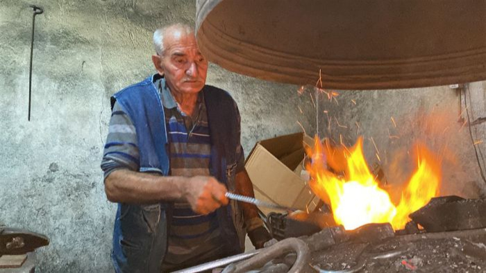 Kars’ta yarım asırlık çekiç sesi