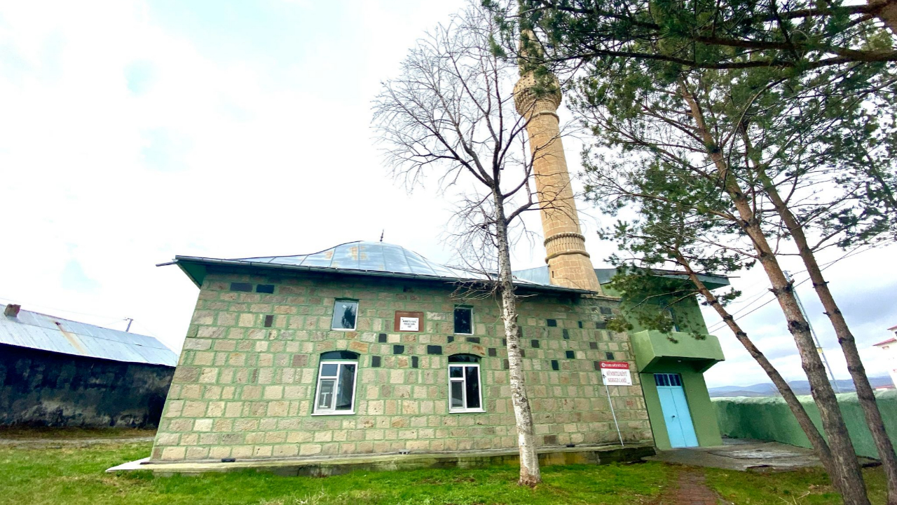 Kümbetli Köyü Merkez Camii 57 yıldır dimdik ayakta duruyor