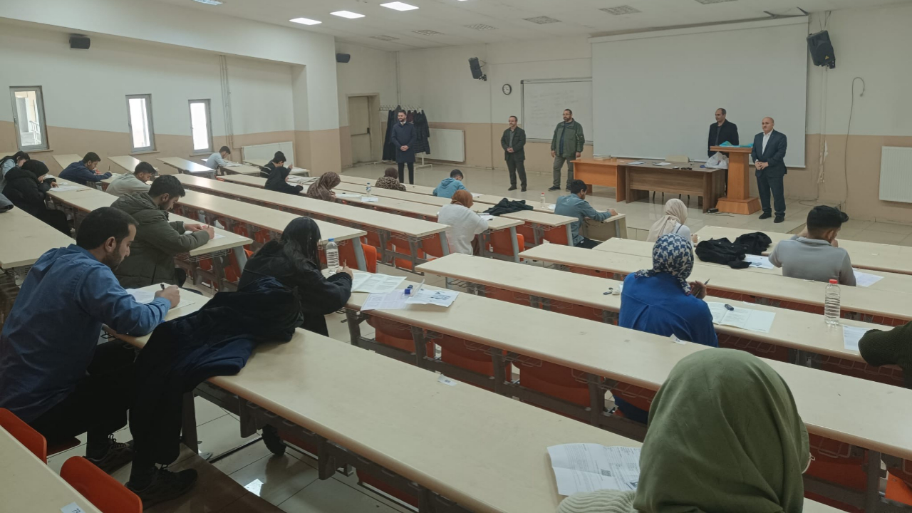 Kars’ta öğrencilere yönelik umre ödüllü bilgi yarışması