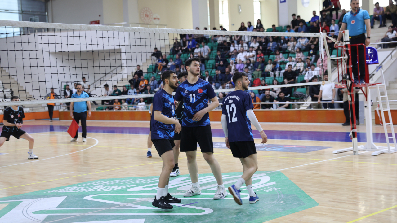 YURTLİG Voleybol Turnuvası'nın Doğu Anadolu şampiyonu Ağrı KYK oldu