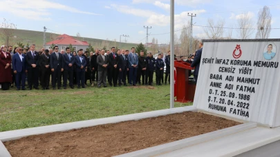 Şehit infaz koruma memuru Yiğit, Ağrı'da mezarı başında anıldı