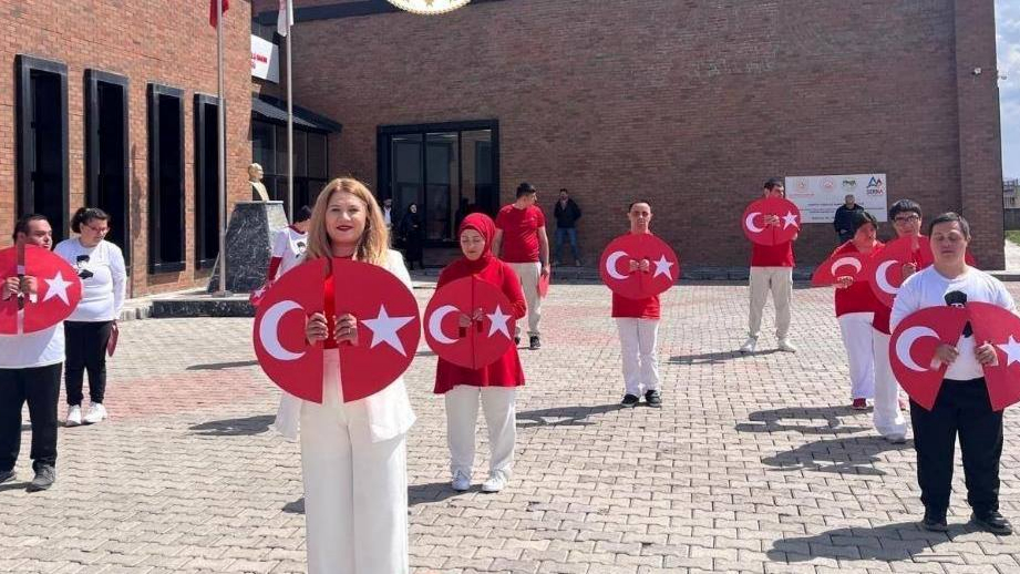 Kars’ta 23 Nisan coşkuyla kutlanıyor