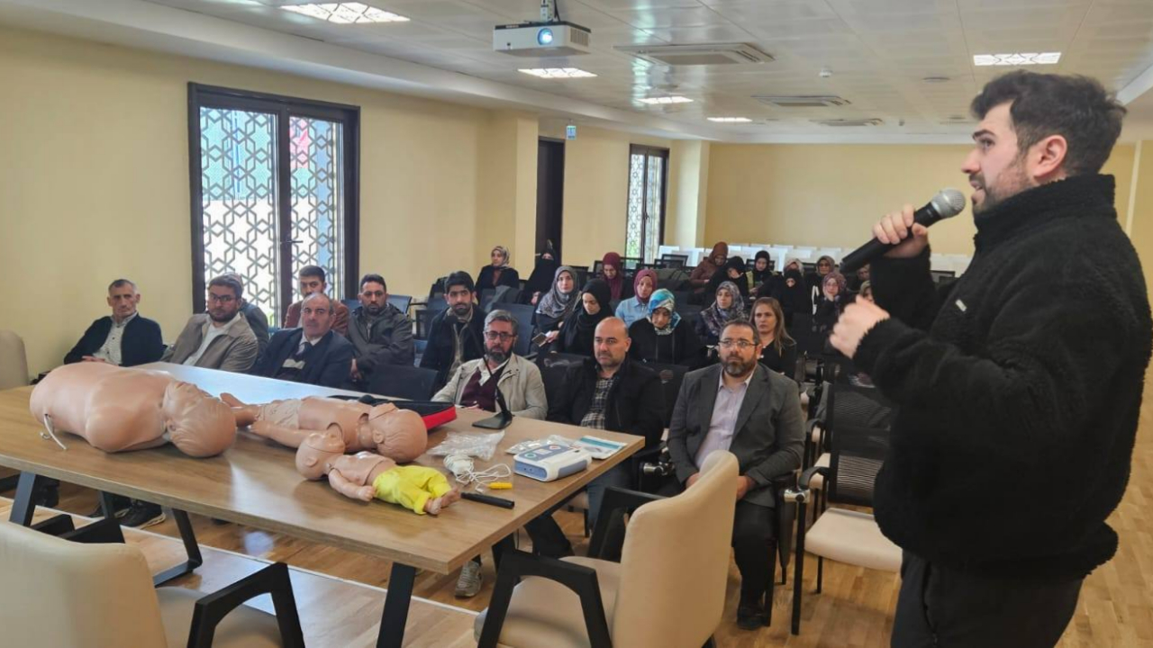 Kars’ta müftülük personeline ilk yardım eğitimi verildi