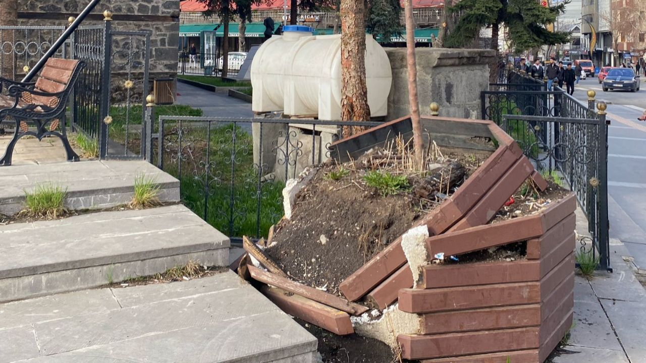 Valilik Parkı bakımsızlık içinde