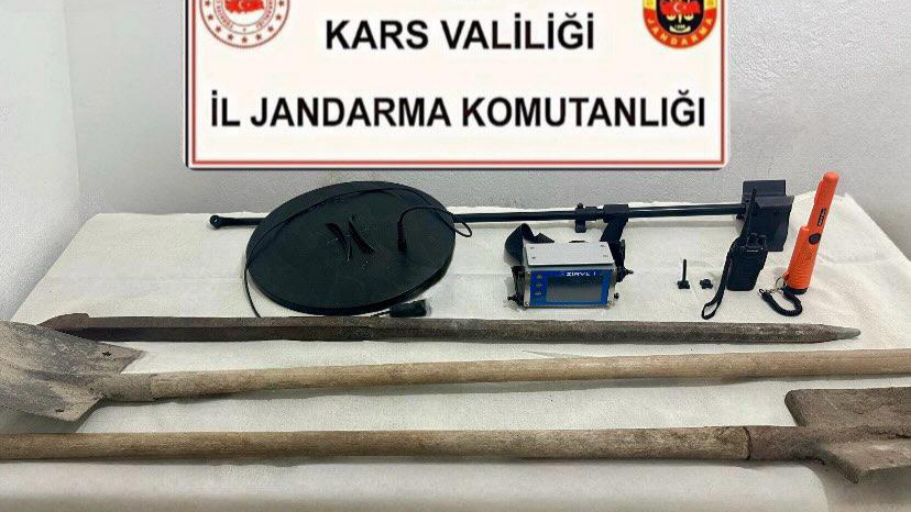 Kars’ta izinsiz kazı yapan 5 şahıs yakalandı