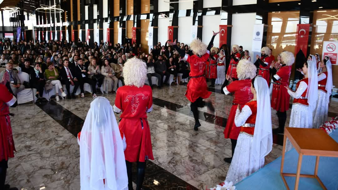 Kafkas Üniversitesi, Kariyer Fuarı'nda ilgi odağı oldu