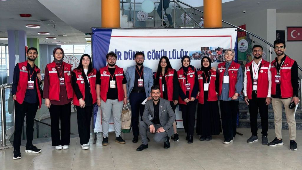 Kars’ta “Bir Dünya Gönüllülük Projesi” sona erdi