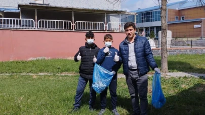 Akyaka’da gençlerden çevre temizliği