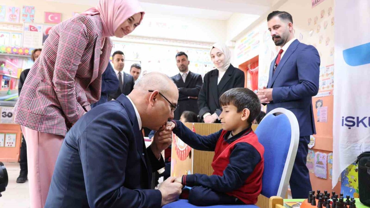 Ağrı’da eğitime dokunan proje: Binlerce öğrenci sıralarına kavuştu