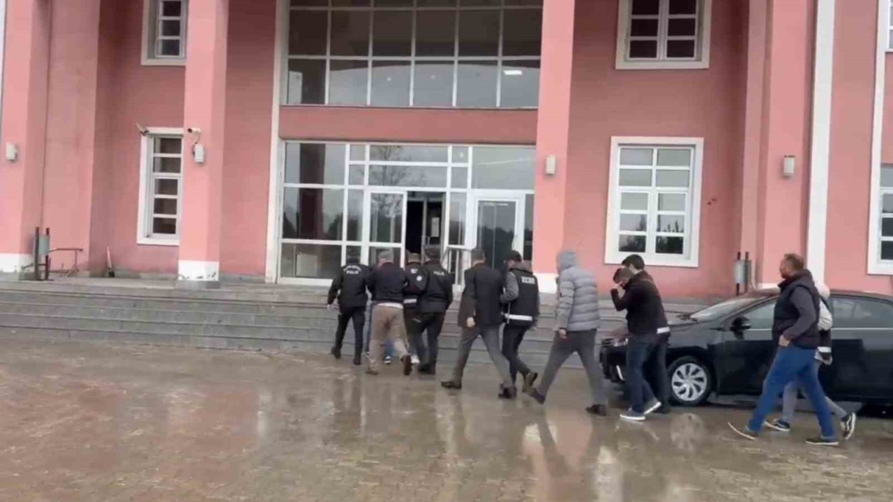 Ağrı’da sınavda kopya düzeneği operasyonu
