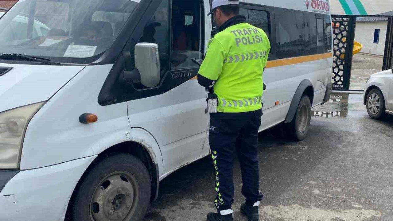 Ağrı’da öğrenci servislerine güvenlik denetimi: 114 araç kontrol edildi