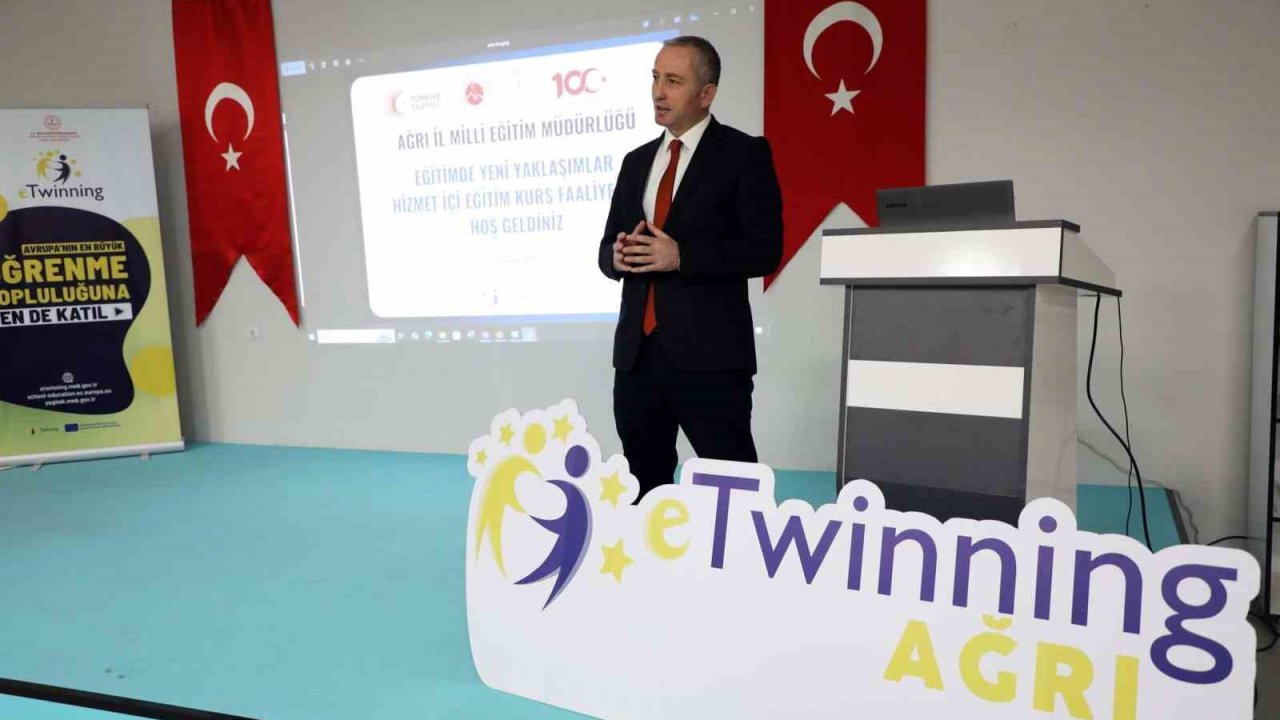 Ağrı’da öğretmenlere yönelik "Eğitimde Yeni Yaklaşımlar" kursu düzenlendi