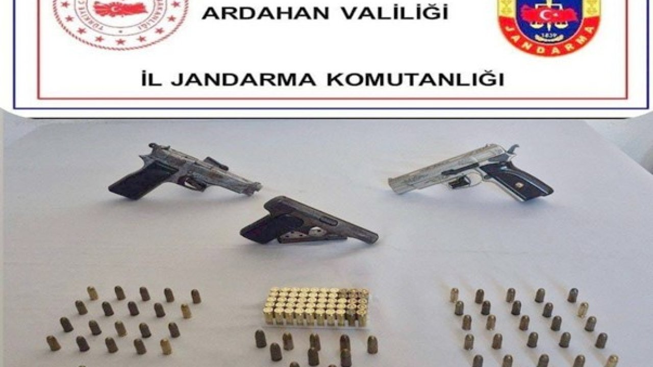 Ardahan’da 3 ruhsatsız tabanca ve 109 fişek ele geçirildi