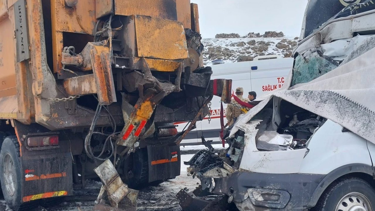 Ardahan’da trafik kazası: 1 ölü, 2 yaralı