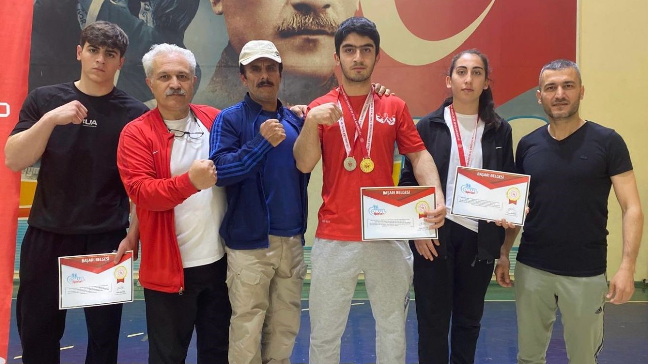 Bilek güreşinde Elazığ rüzgarı