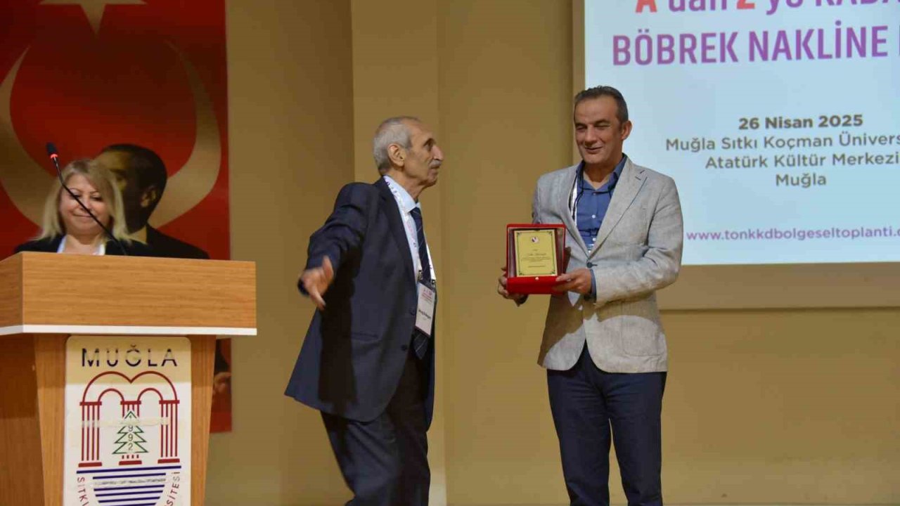 Başarılı çalışmaları olan Dr. Fatih Kacıroğlu’na ödül