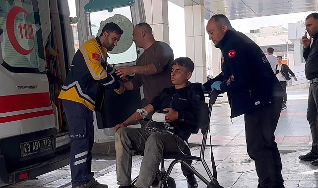Elazığ'da çapa makinesine elini kaptıran 14 yaşındaki çocuk, yaralandı