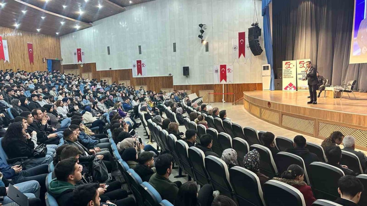 Elazığ’da ‘Hayatımız İletişim’ programı yoğun katılımla gerçekleşti