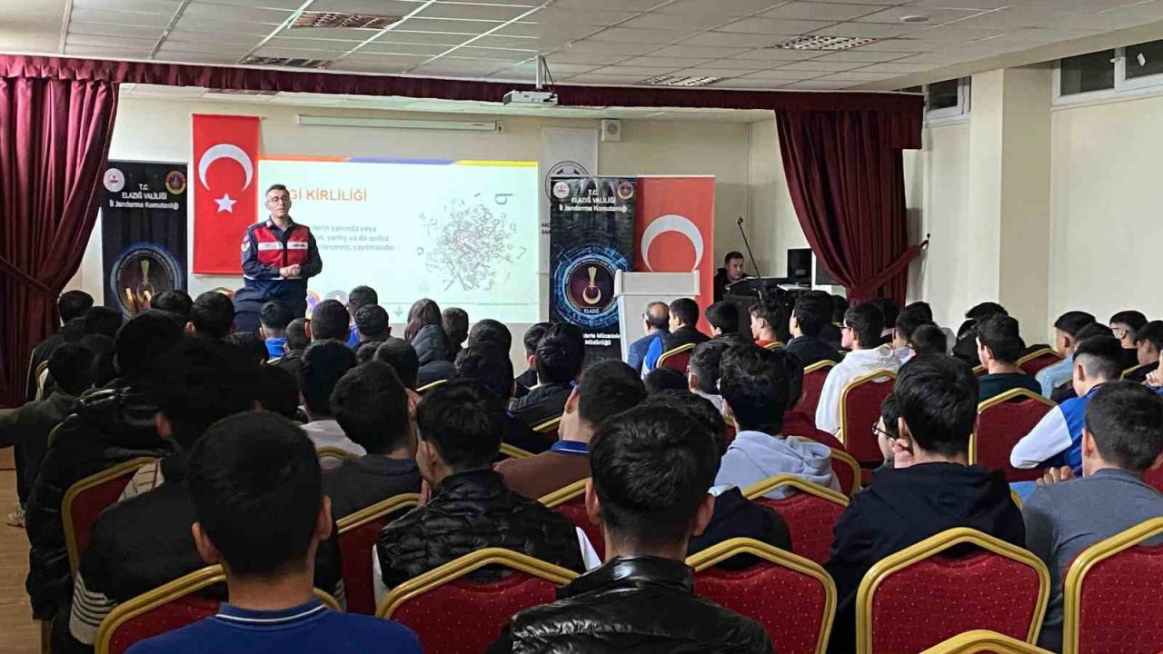Elazığ’da jandarma ekiplerinden öğrenci ve öğretmenlere seminer