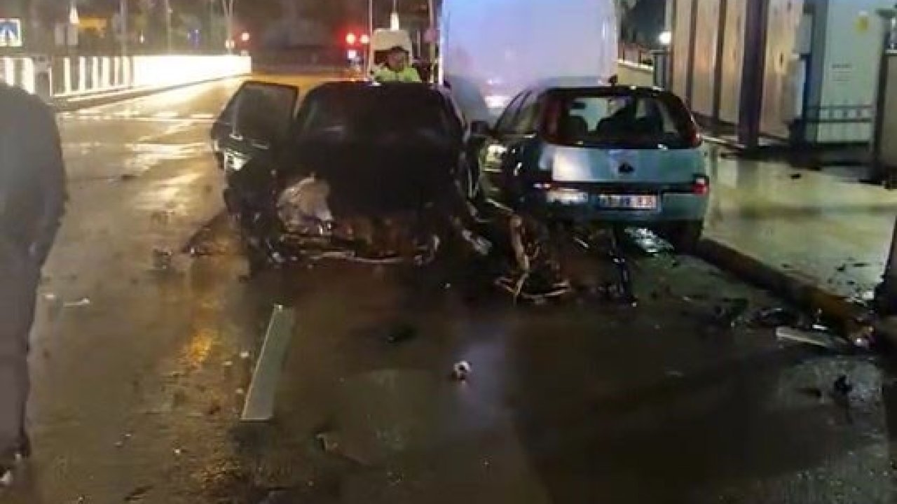 Elazığ’da ters yöne giren otomobil dehşet saçtı: 4 yaralı