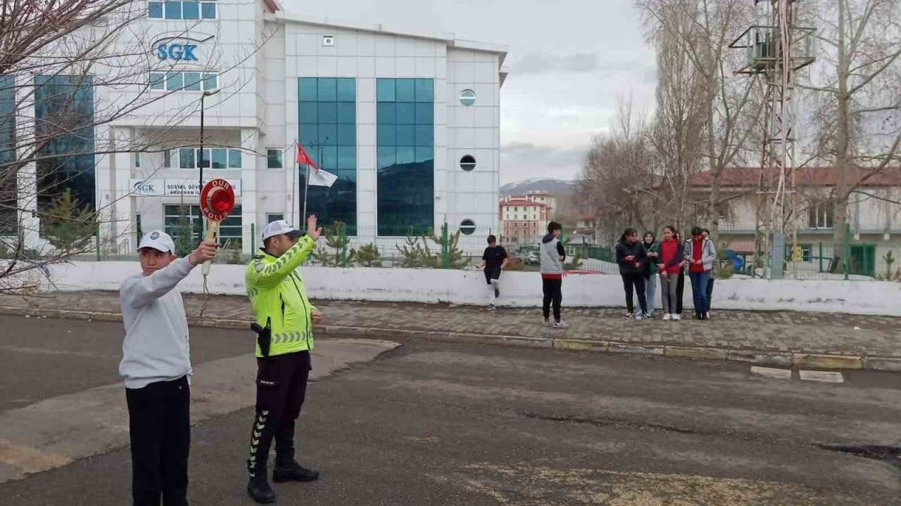 Emniyetten öğrencilere trafik eğitimi