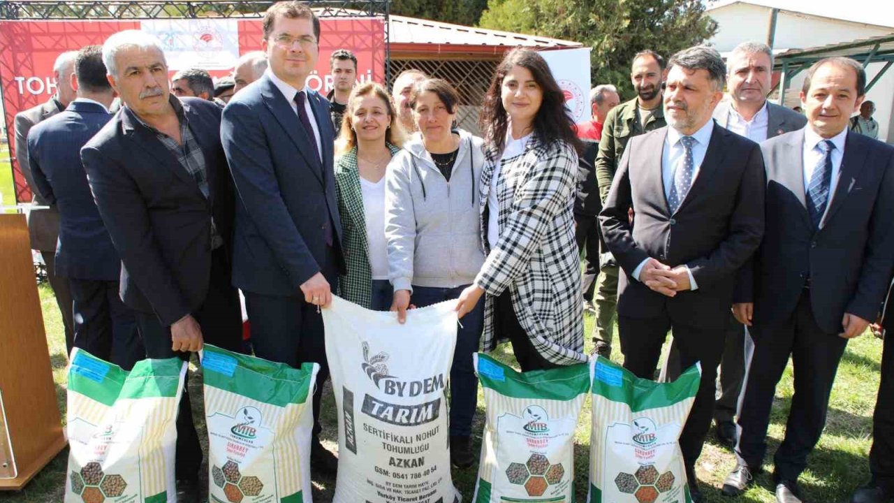 Erzincan’da tohum, fide ve fidan dağıtımı yapıldı