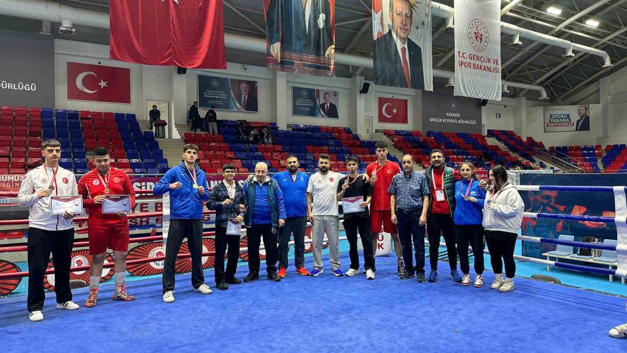 Erzurumlu sporcular ringte fırtına gibi esti