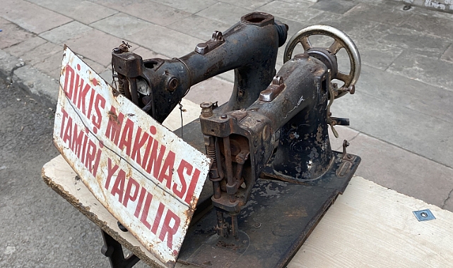 Eski dikiş makineleri geçmişi hatırlatıyor