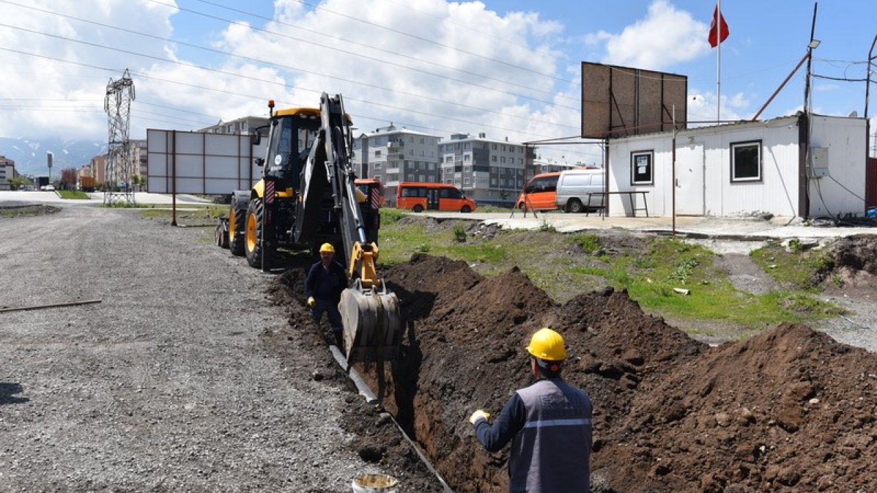 Erzurum'da yeni içme suyu ve kanalizasyon hattı çalışmaları sürüyor