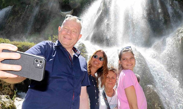 Girlevik Şelalesi bayramda vatandaşların uğrak yeri oldu