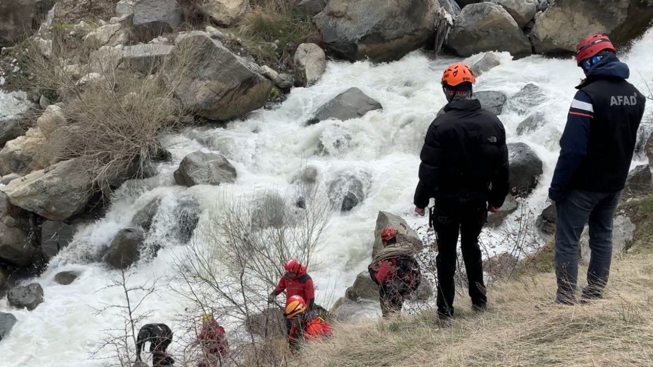 Hakkari’de kayıp kadını arama çalışmaları devam ediyor