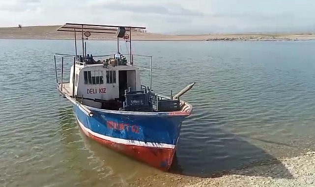 İç sularda balık avı yasağı başladı, tekneler karaya çekildi