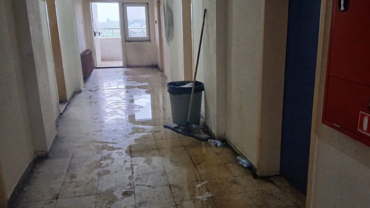 Iğdır’da erkek öğrenci yurdu sular altında kaldı