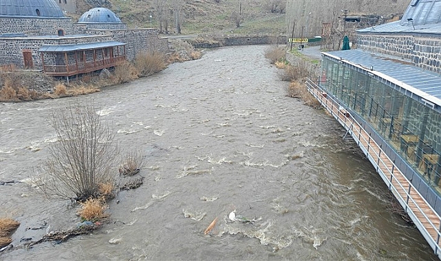 Kars Çayının akışı hızlandı
