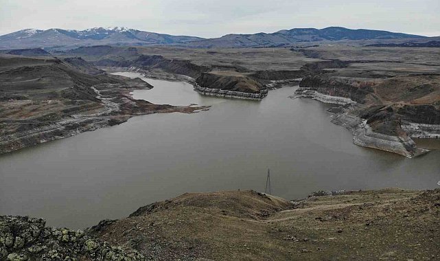 Kars'ta Karakurt Barajı yeniden su tutmaya başladı