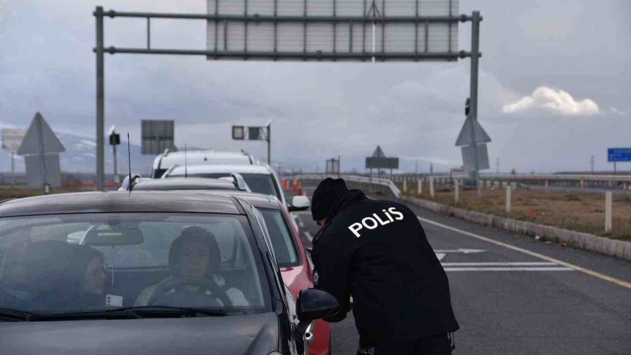 Kars’ta asayiş ve güvenlik denetimleri devam ediyor