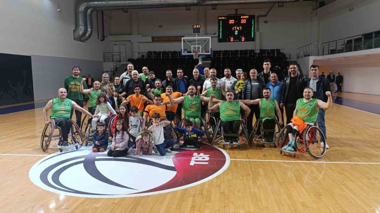 Malatya Büyükşehir Belediyesi Tekerlekli Basketbol Takımı şampiyonluğa ulaştı