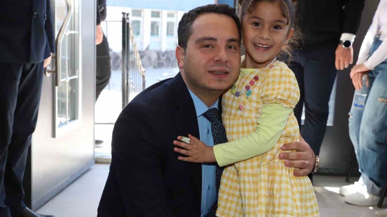 Muradiyeli anneler çocuklarıyla kütüphanede buluşuyor