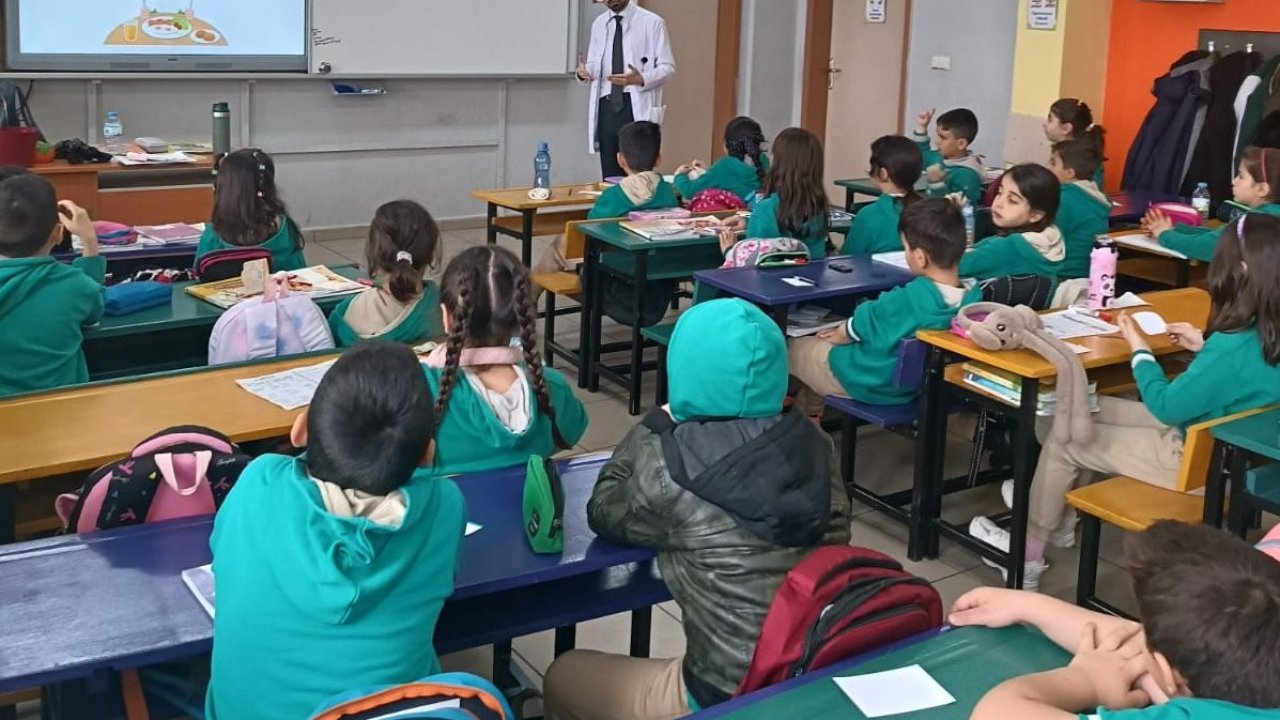 Öğrencilere sağlıklı beslenme eğitimi verildi