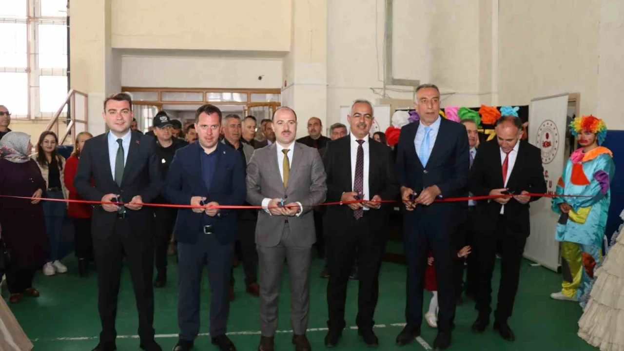 ADEM, Oltu’da ev hanımlarına destek sağlıyor