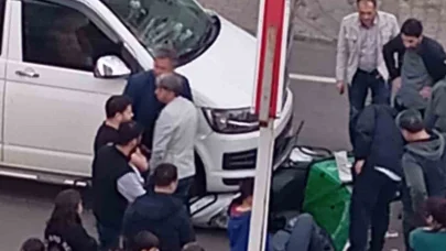 Panelvan motosiklete çarptı: 1 yaralı