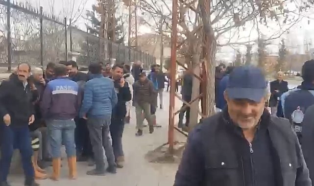 Patnos Belediyesi işçileri ödenmeyen maaşlara karşı ses yükseltti