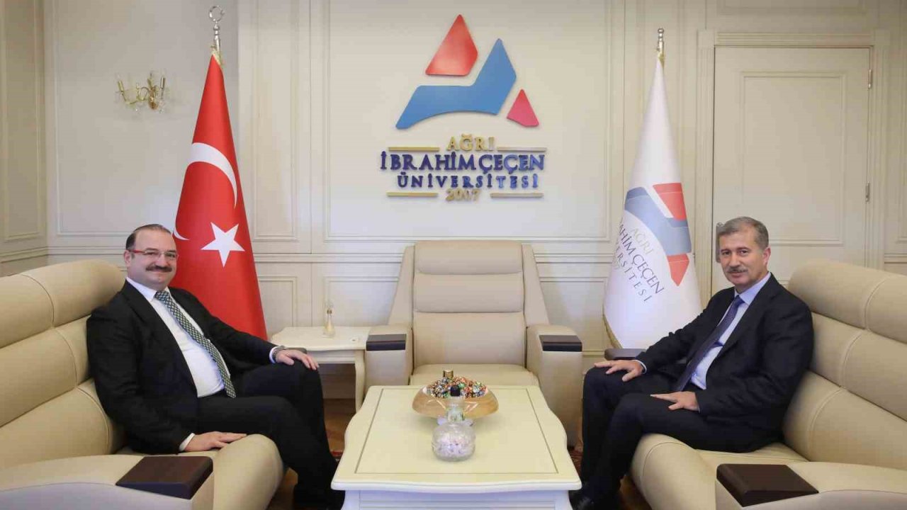 Rektör Hacımüftüoğlu’ndan mevkidaşı Rektör Gülçin’e hayırlı olsun ziyareti
