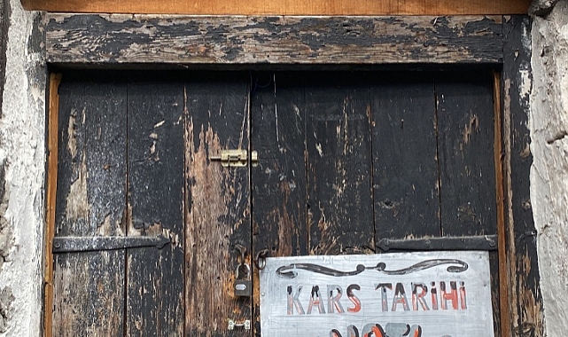 Tarihi kapılar Kars'a farklılık katıyor