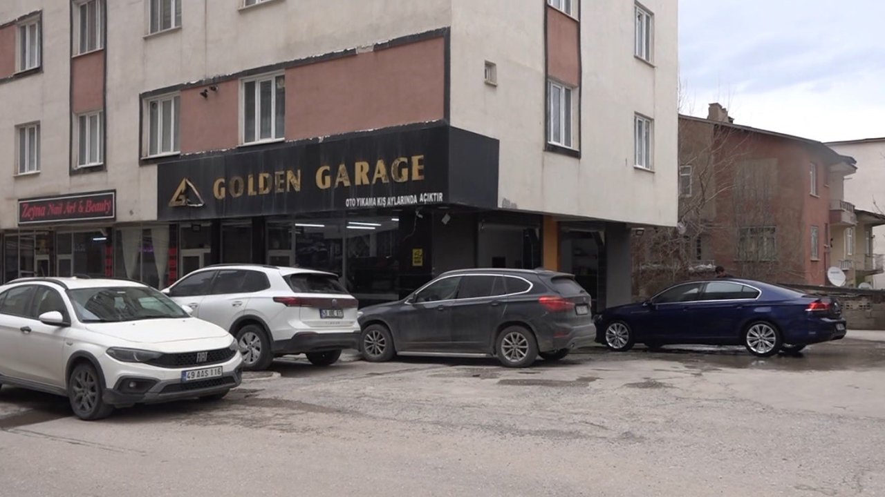 Çamur yağışı sonrası oto yıkamacılarda yoğunluk oluştu