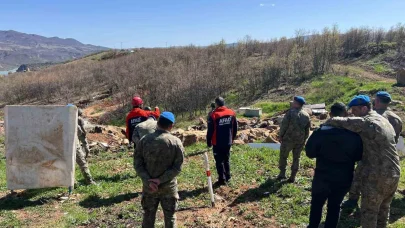 Tunceli’de komando personeline arama kurtarma eğitimi